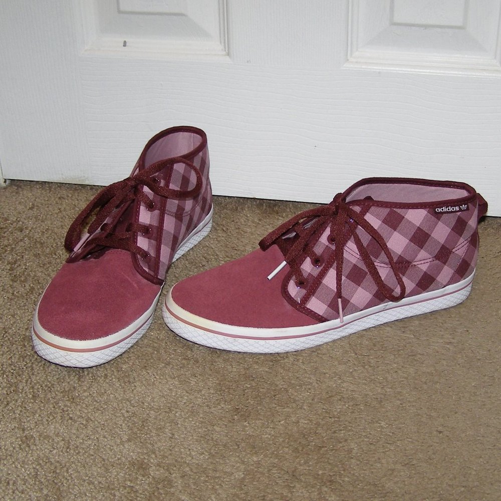 size 9 Ladies ADIDAS Suede & textile Casual shoes